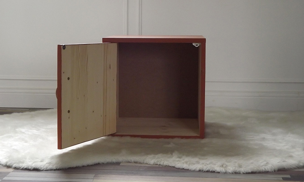 L'intérieur en bois de sapin de la Mehliebox velours ocre
